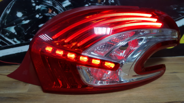 Regeneracja LED Peugeot 208 2012r