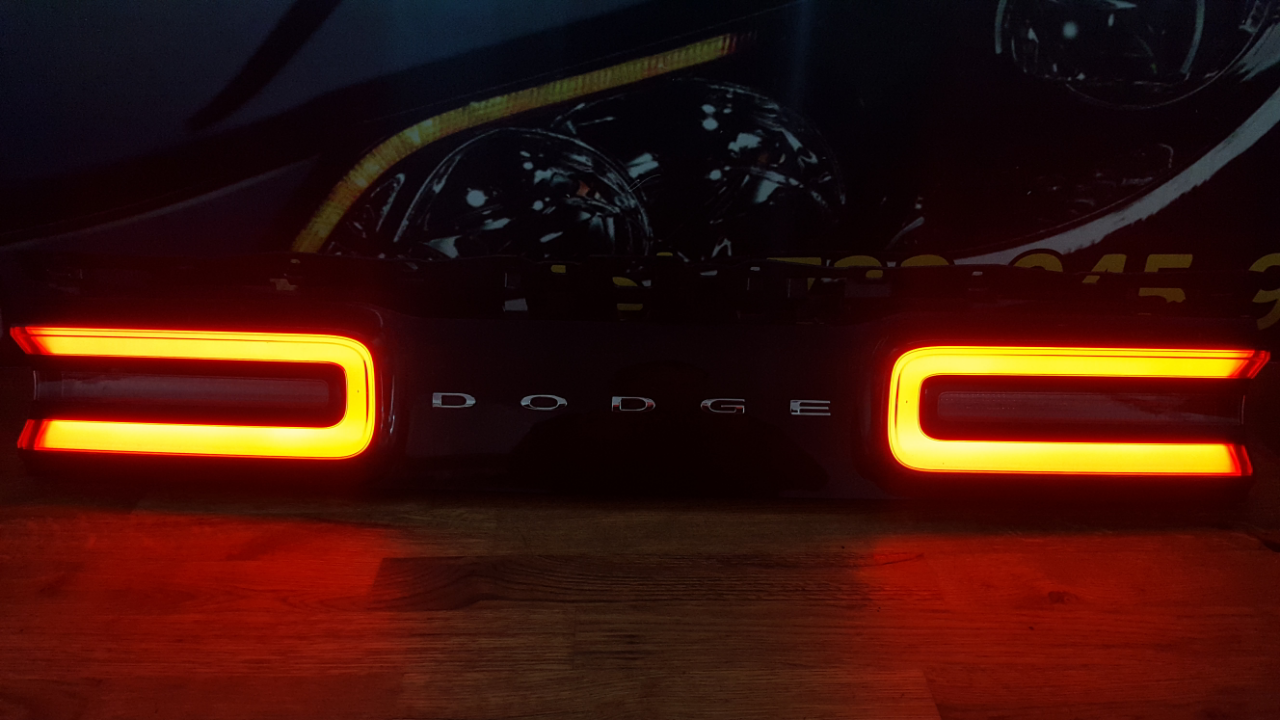 Lampa led Dodge Challenger 2015r