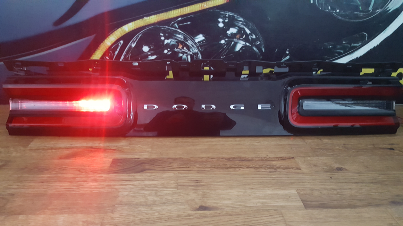 Lampa led Dodge Challenger 2015r