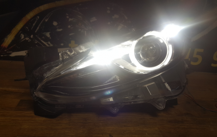 Lampa led Mazda 3 2016r drl 